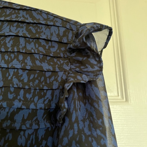 Dynamite Devyn Printed Dress - Picture 3 of 6